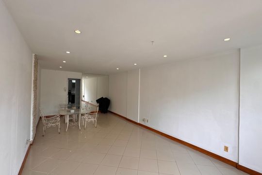 Sala de casa de condomínio à venda com 3 quartos, 220m² em Recreio dos Bandeirantes, Rio de Janeiro