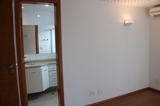 Suíte de apartamento para alugar com 3 quartos, 230m² em Perdizes, São Paulo