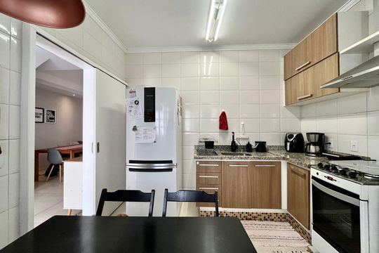 Cozinha de casa de condomínio à venda com 3 quartos, 95m² em Jardim Bom Retiro, Campinas