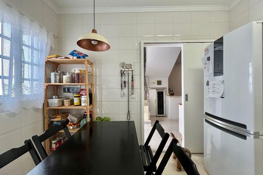 Cozinha de casa de condomínio à venda com 3 quartos, 95m² em Jardim Bom Retiro, Campinas