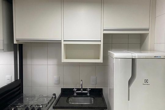 Cozinha de apartamento para alugar com 1 quarto, 44m² em Pinheiros, São Paulo