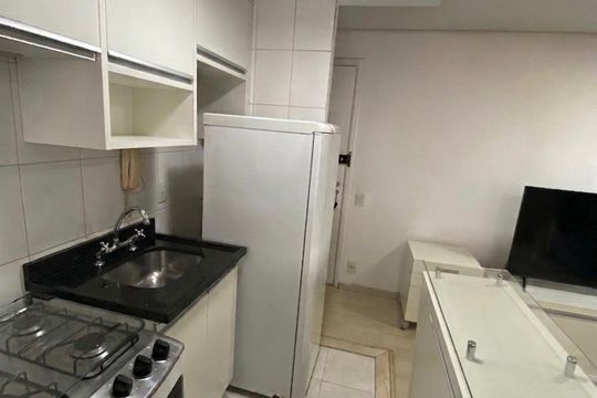 Cozinha de apartamento para alugar com 1 quarto, 44m² em Pinheiros, São Paulo