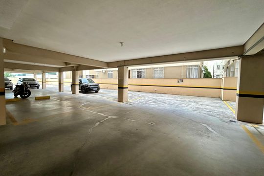 Garagem de apartamento para alugar com 3 quartos, 76m² em Agronômica, Florianópolis