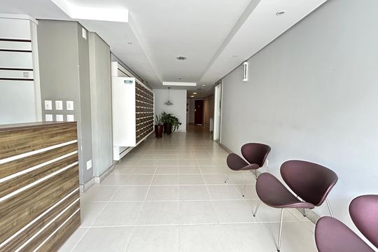 Hall de entrada de apartamento para alugar com 3 quartos, 76m² em Agronômica, Florianópolis