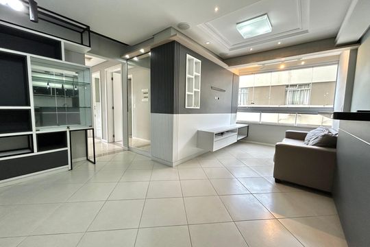 Apartamento para alugar com 3 quartos, 76m² em Agronômica, Florianópolis