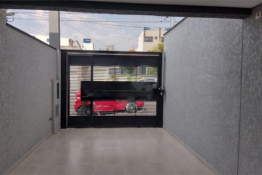 Casa à venda com 3 quartos, 160m² em Vila Carrão, São Paulo