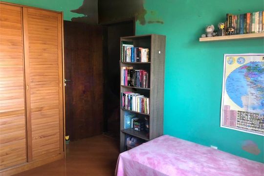 Casa à venda com 2 quartos, 214m² em Jardim Guairaca, São Paulo