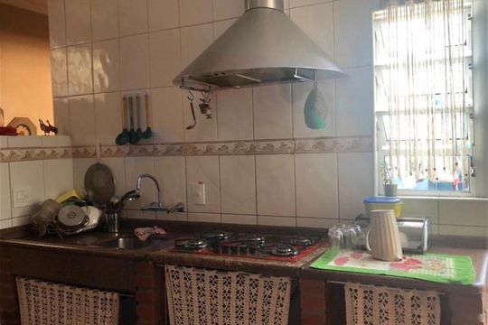 Casa à venda com 2 quartos, 214m² em Jardim Guairaca, São Paulo