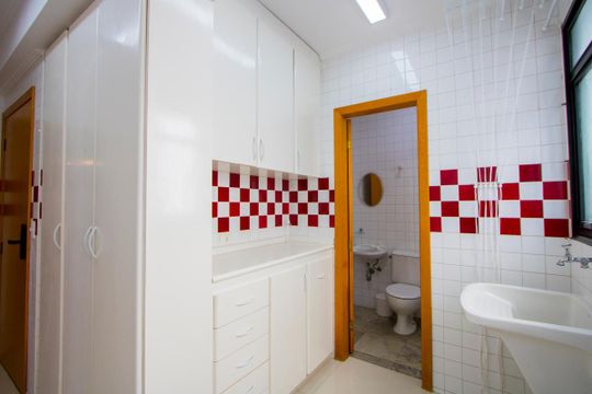 Área de serviço de apartamento para alugar com 3 quartos, 180m² em Vila Valparaíso, Santo André