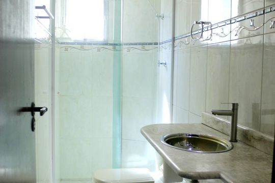 Banheiro de apartamento para alugar com 2 quartos, 63m² em Centro, Guarulhos