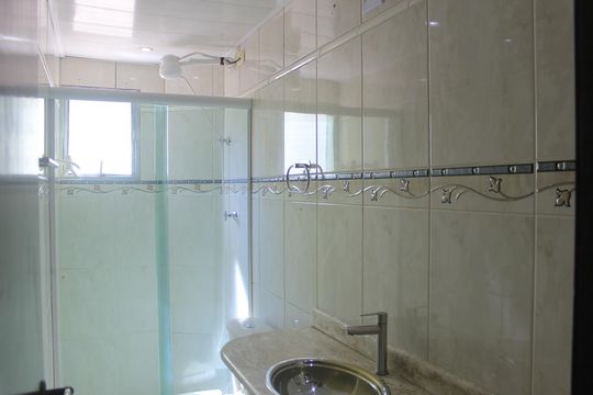 Banheiro de apartamento para alugar com 2 quartos, 63m² em Centro, Guarulhos