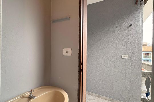 Banheiro de serviço de casa para alugar com 3 quartos, 191m² em Parque das Nações, Santo André