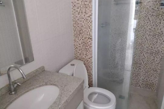 Banheiro de apartamento à venda com 2 quartos, 48m² em Parque Edu Chaves, São Paulo