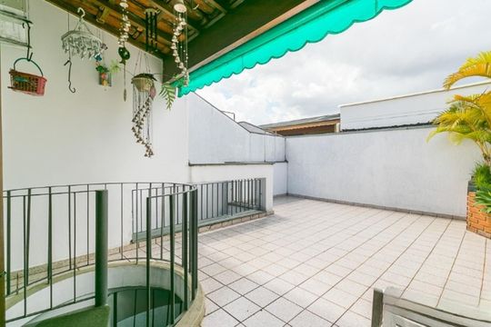 Área externa de casa para alugar com 2 quartos, 122m² em Jardim Stella, Santo André
