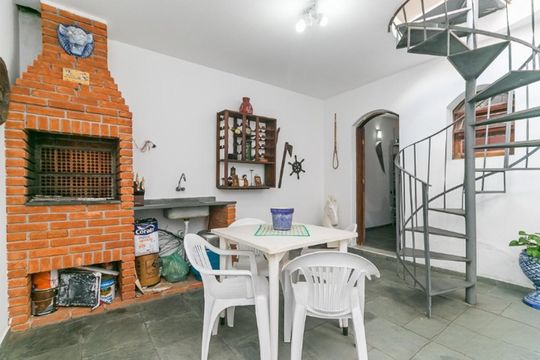 Área externa de casa para alugar com 2 quartos, 122m² em Jardim Stella, Santo André
