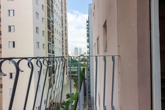 Sacada de apartamento para alugar com 2 quartos, 62m² em Umuarama, Osasco