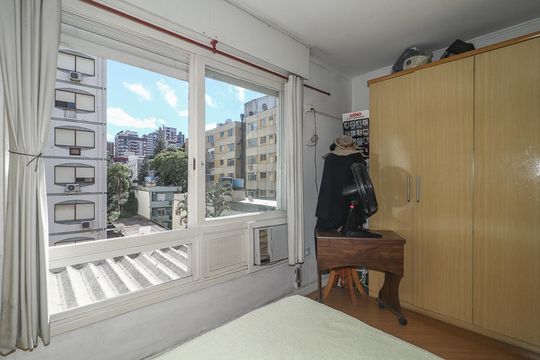 Quarto de apartamento à venda com 2 quartos, 71m² em Bela Vista, Porto Alegre