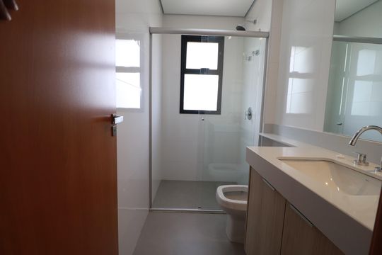 Banheiro suite 2 de apartamento para alugar com 2 quartos, 80m² em Jardim Sao Luiz, Ribeirão Preto