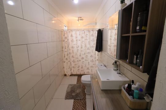 Casa à venda com 4 quartos, 225m² em Vila Yolanda, Osasco