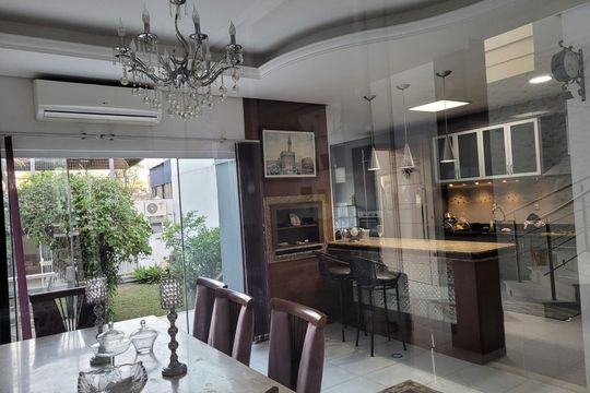 Casa de Condomínio para alugar com 3 quartos, 300m² em Sarandi, Porto Alegre