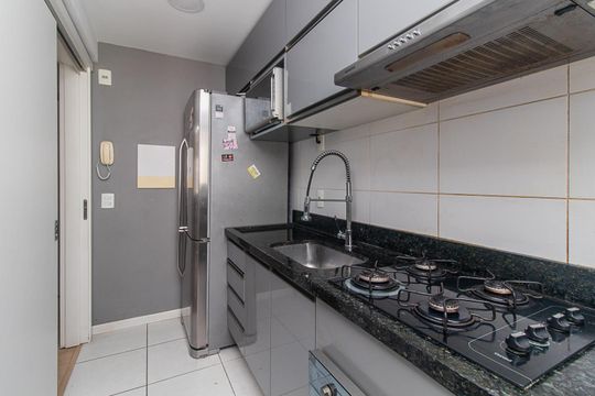 Cozinha de apartamento à venda com 2 quartos, 50m² em São José, Porto Alegre