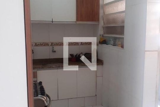 Cozinha de apartamento à venda com 2 quartos, 79m² em Centro, Campinas