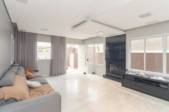 Sala de casa à venda com 3 quartos, 350m² em Vila Medeiros, São Paulo