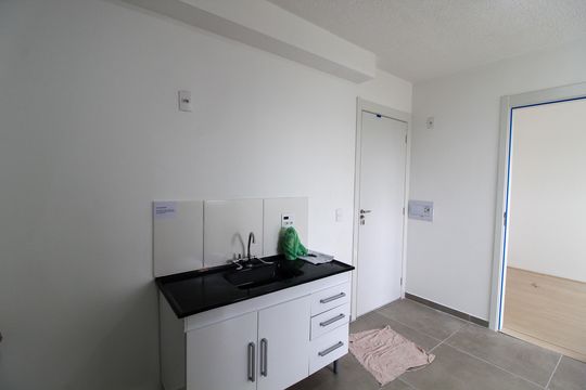 Cozinha de apartamento para alugar com 1 quarto, 34m² em Jaguaré, São Paulo
