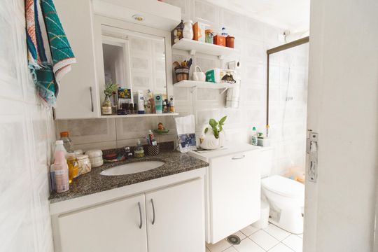 Banheiro de apartamento à venda com 3 quartos, 60m² em Vila Dionisia, São Paulo