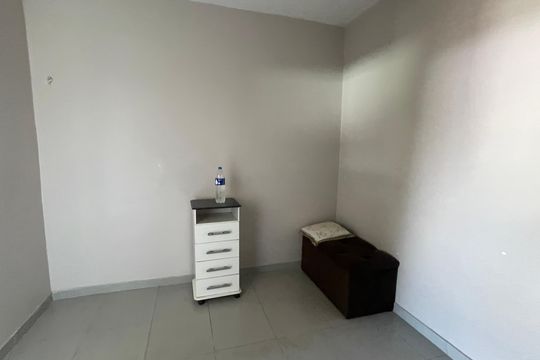 Sala de casa para alugar com 1 quarto, 101m² em Vila Rosário, Duque de Caxias