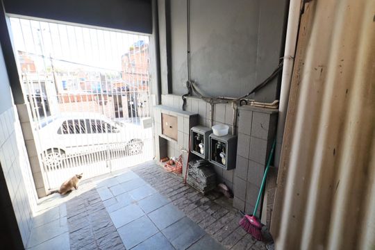 Garagem de casa à venda com 5 quartos, 170m² em Santo Antônio, Osasco