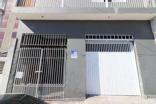 Fachada de casa à venda com 5 quartos, 170m² em Santo Antônio, Osasco