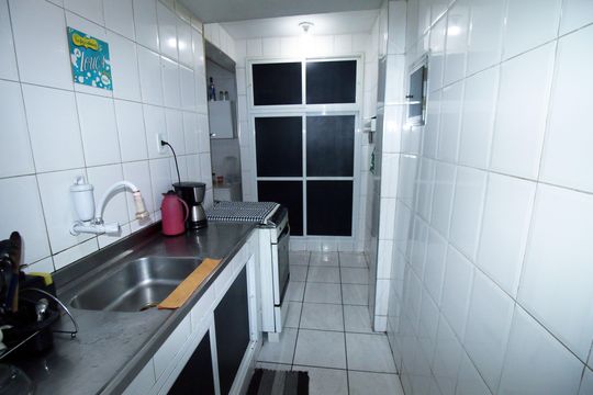 Cozinha de apartamento à venda com 2 quartos, 55m² em Vicente de Carvalho, Rio de Janeiro