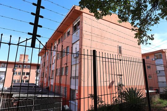 Fachada do Prédio de kitnet/studio para alugar com 1 quarto, 34m² em Rubem Berta, Porto Alegre