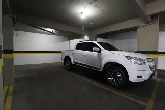 Garagem de apartamento para alugar com 2 quartos, 62m² em Santa Mônica, Uberlândia