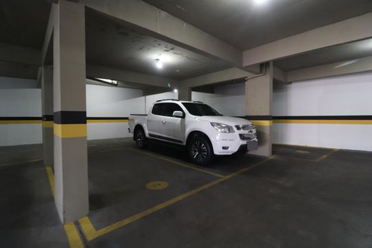 Garagem de apartamento para alugar com 2 quartos, 62m² em Santa Mônica, Uberlândia