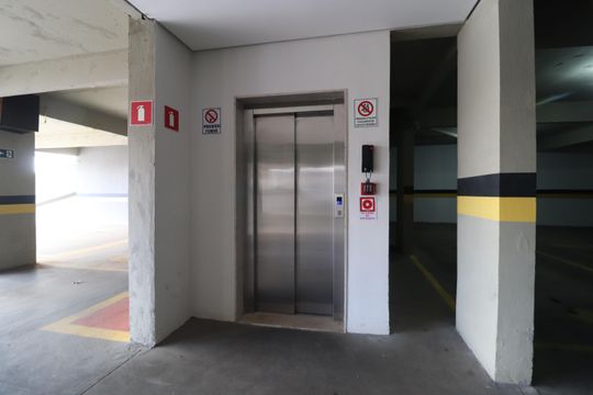 Elevador de apartamento para alugar com 2 quartos, 62m² em Santa Mônica, Uberlândia