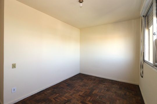 Quarto 1 de apartamento para alugar com 2 quartos, 73m² em São Sebastião, Porto Alegre