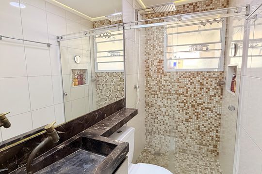 Banheiro Social de apartamento à venda com 2 quartos, 60m² em Medeiros, Jundiaí