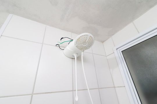 Banheiro de apartamento para alugar com 2 quartos, 51m² em Vila Nova Curuca, São Paulo