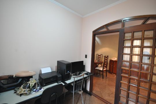 Escritório de casa à venda com 3 quartos, 405m² em Bortolândia, São Paulo