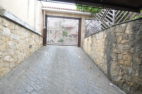 Acesso a garagem de casa à venda com 3 quartos, 405m² em Bortolândia, São Paulo