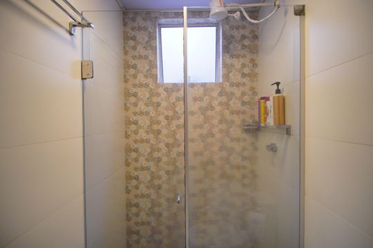 Banheiro de apartamento à venda com 2 quartos, 43m² em Duque de Caxias, São Leopoldo