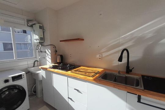 Cozinha de apartamento à venda com 2 quartos, 48m² em Estância Velha, Canoas