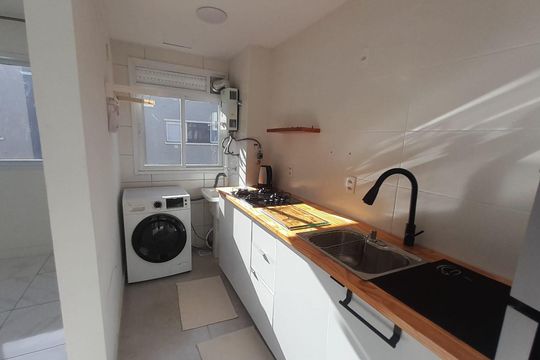 Cozinha de apartamento à venda com 2 quartos, 48m² em Estância Velha, Canoas