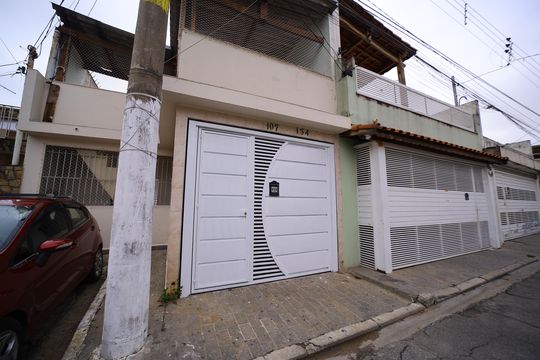 Fachada de casa à venda com 3 quartos, 120m² em Vila Buenos Aires, São Paulo