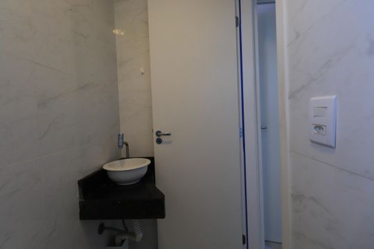 Banheiro de apartamento para alugar com 2 quartos, 42m² em Vila Matilde, São Paulo