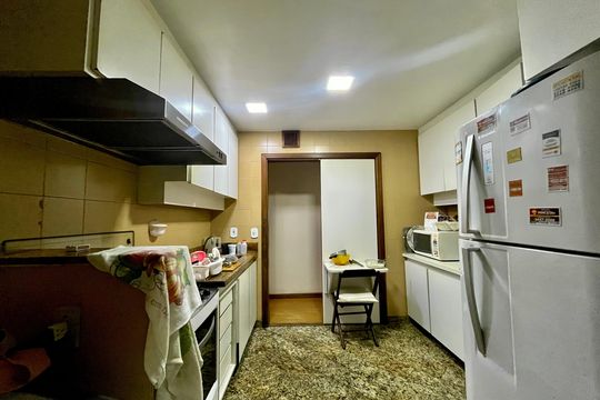 Cozinha de apartamento à venda com 3 quartos, 145m² em Copacabana, Rio de Janeiro