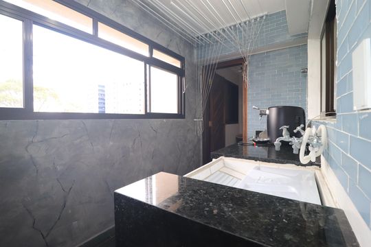 Área de Serviço de apartamento para alugar com 3 quartos, 180m² em Vila Bastos, Santo André