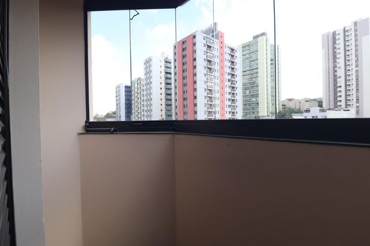 Varanda Quarto 1 suíte de apartamento para alugar com 3 quartos, 180m² em Vila Bastos, Santo André
